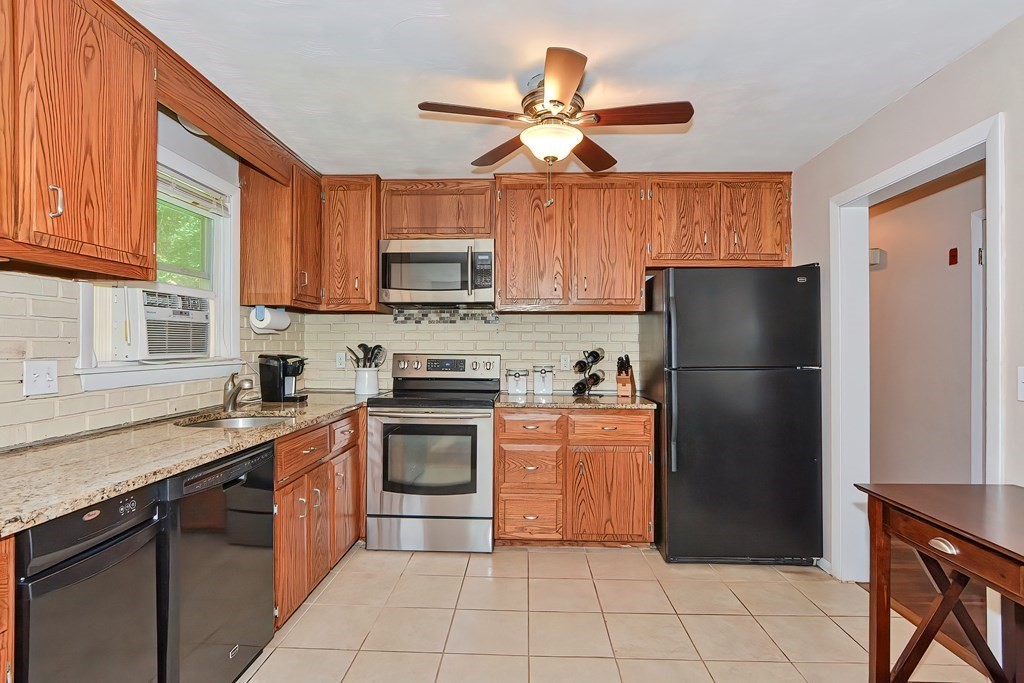 70 Roundtop Road Marlborough, MA 01752 - Photo 13 of 31 Gallery Image 13