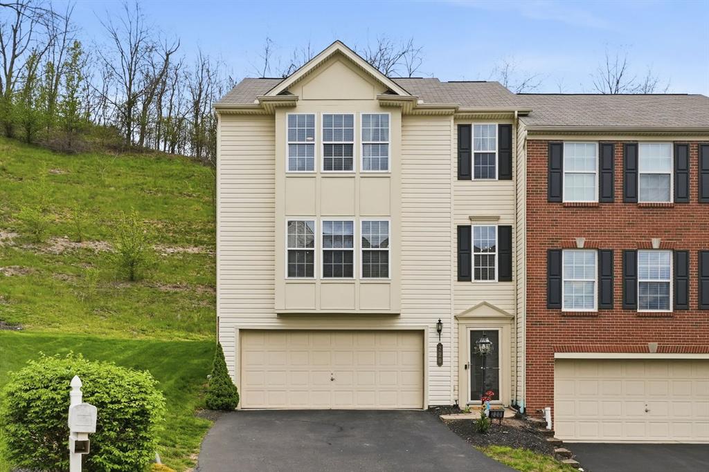 220 Maple Ridge Drive Canonsburg, PA 15317 - Photo 2 of 37
