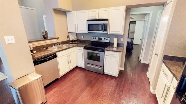 $1,995 | 821 Meadowdale Road, Arlington, TX 76017