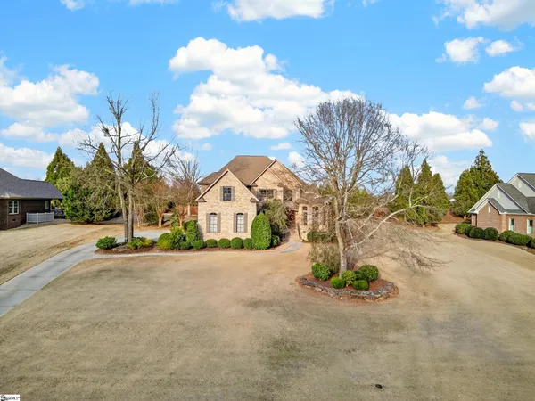 $715,000 | 9 Bingham Way, Simpsonville, SC 29680