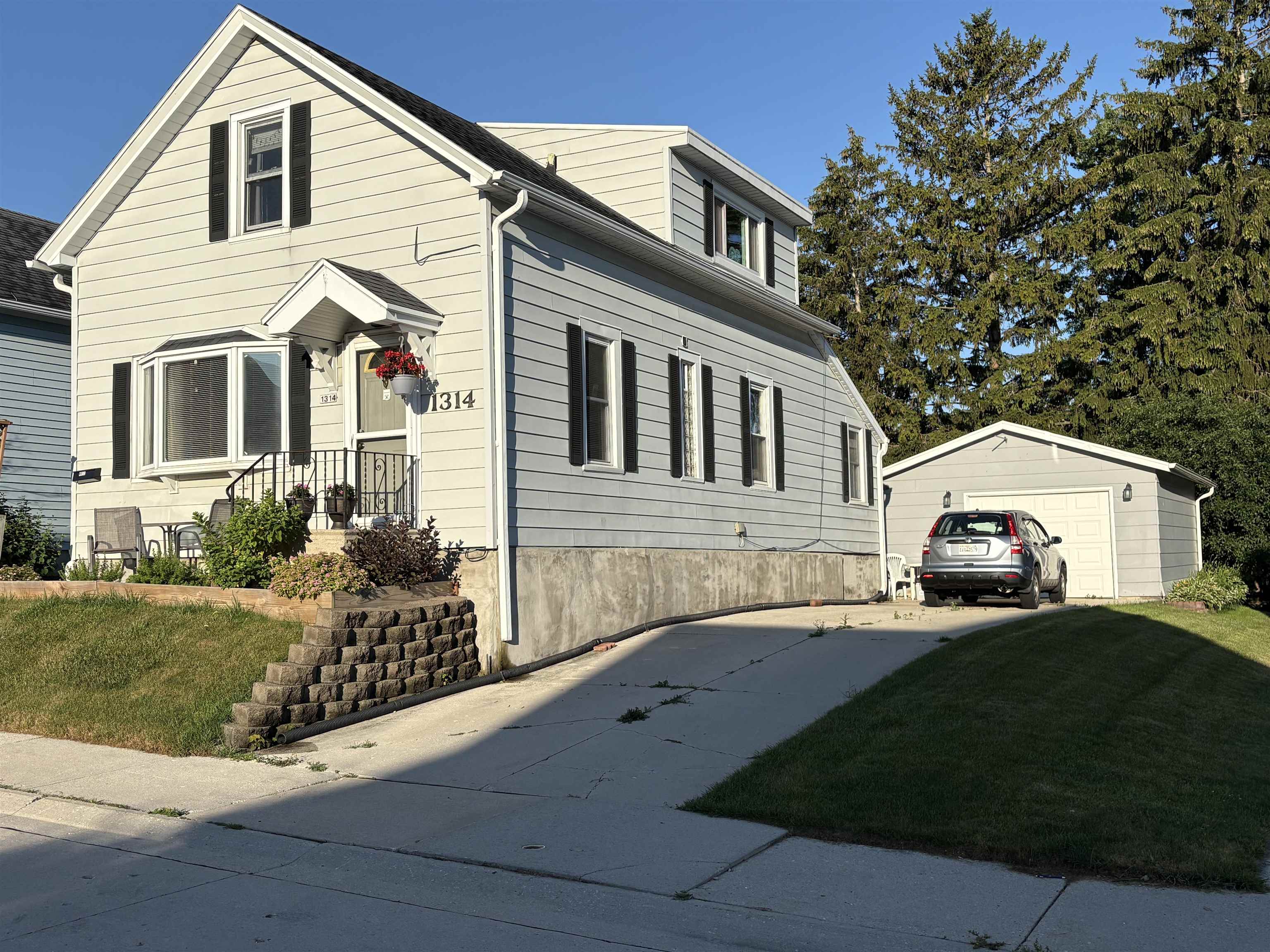 1314 South 24th Street Sheboygan, WI 53081 - Photo 2 of 22