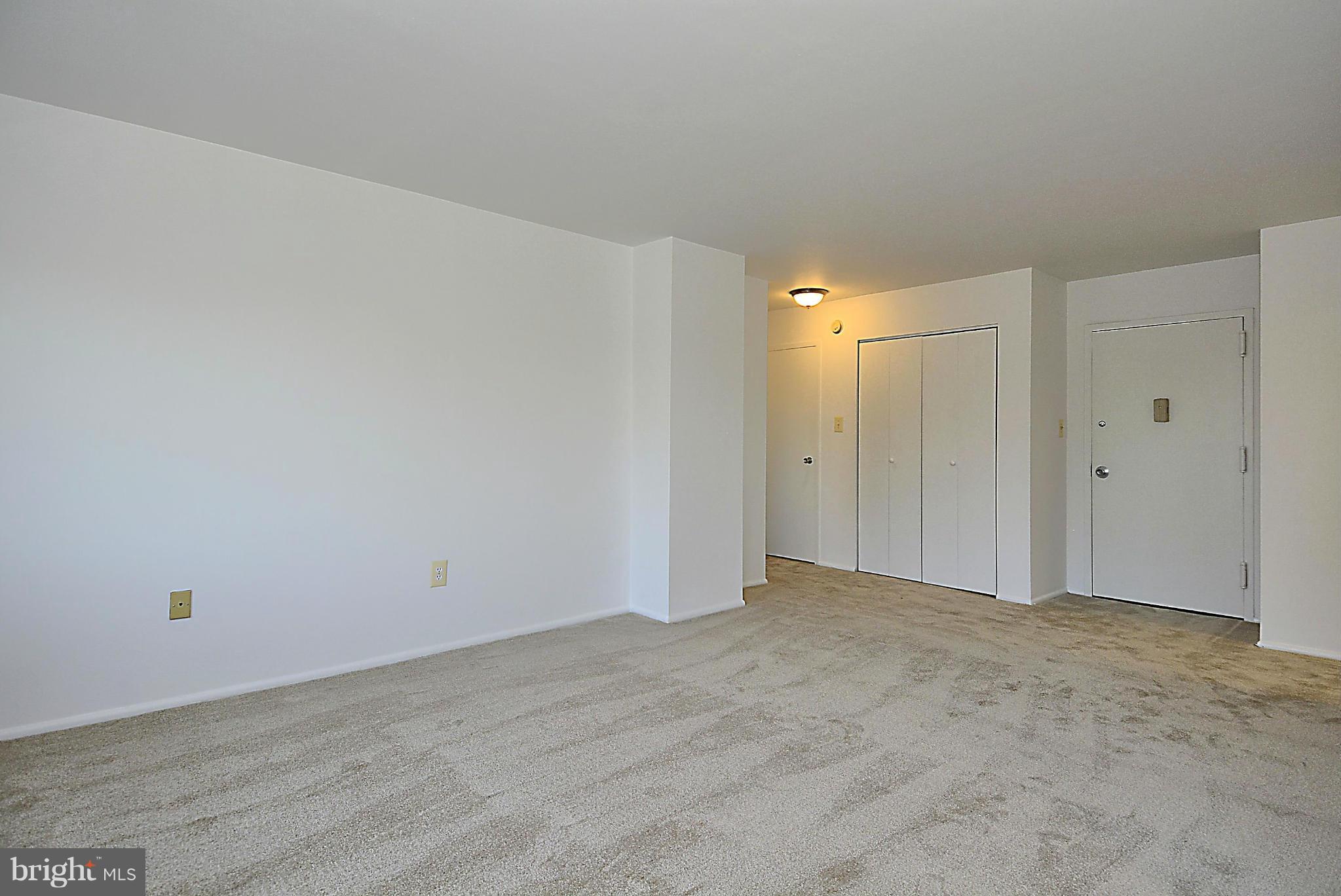 1111 University Boulevard West, Unit 607 Silver Spring, MD 20902 - Photo 12 of 30 Living Room