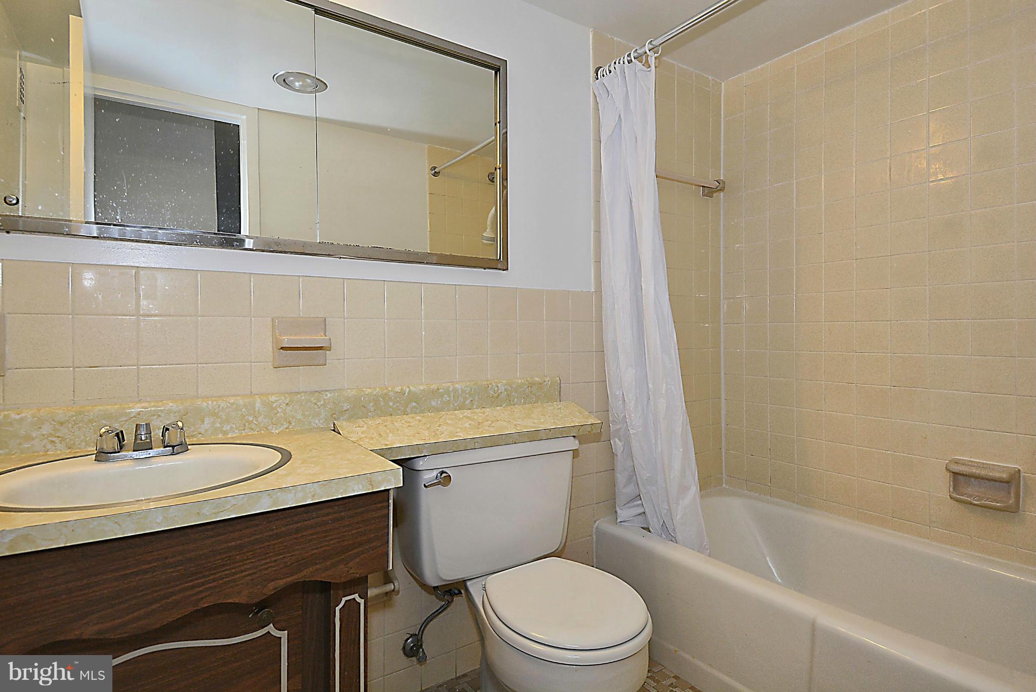 1111 University Boulevard West, Unit 607 Silver Spring, MD 20902 - Photo 22 of 30 Bath