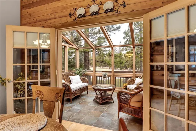 $949,000 | 17325 Nicklaus Court, Weed, CA 96094