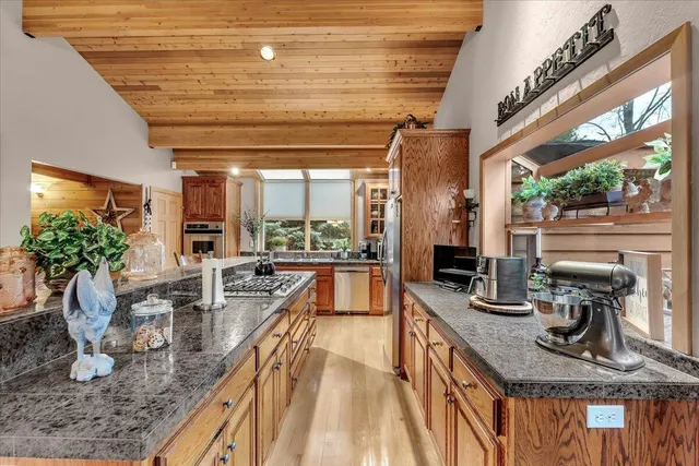 $949,000 | 17325 Nicklaus Court, Weed, CA 96094