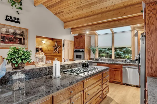 $949,000 | 17325 Nicklaus Court, Weed, CA 96094