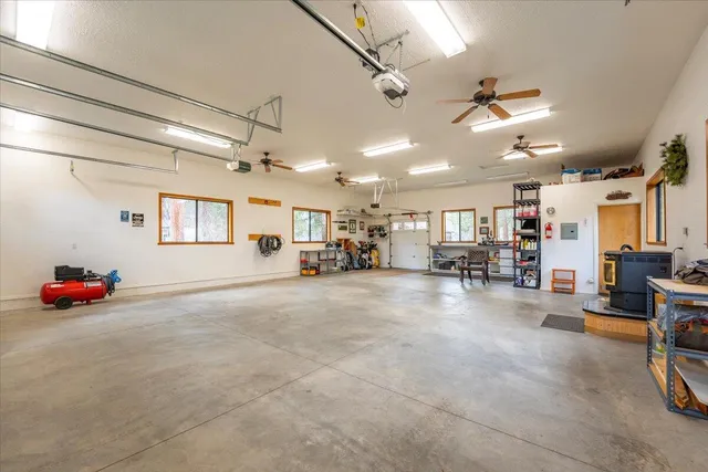 $949,000 | 17325 Nicklaus Court, Weed, CA 96094