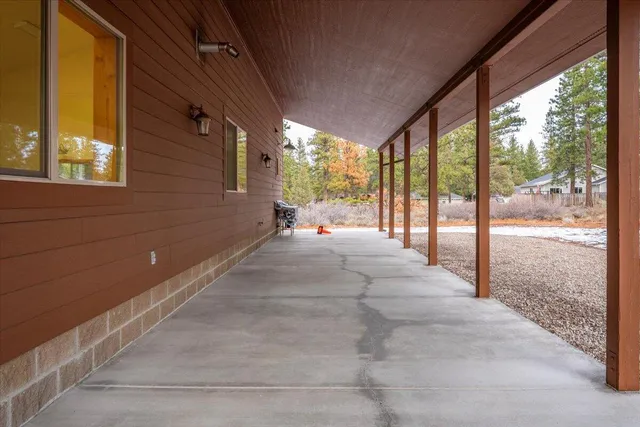 $949,000 | 17325 Nicklaus Court, Weed, CA 96094