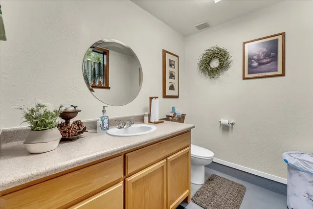 $949,000 | 17325 Nicklaus Court, Weed, CA 96094