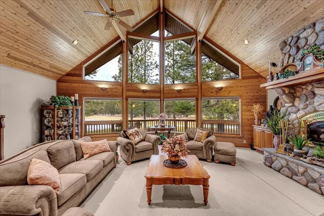 $949,000 | 17325 Nicklaus Court, Weed, CA 96094