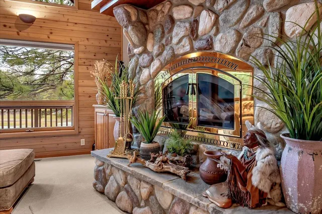 $949,000 | 17325 Nicklaus Court, Weed, CA 96094