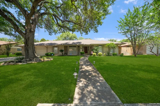 $2,195 | 425 Crestwind Drive, Windcrest, TX 78239