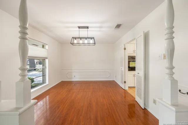 $2,195 | 425 Crestwind Drive, Windcrest, TX 78239