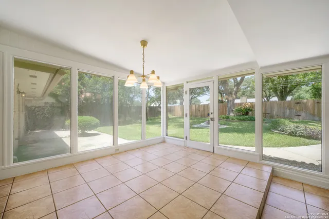 $2,195 | 425 Crestwind Drive, Windcrest, TX 78239