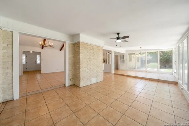 $2,195 | 425 Crestwind Drive, Windcrest, TX 78239