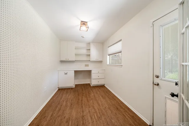 $2,195 | 425 Crestwind Drive, Windcrest, TX 78239