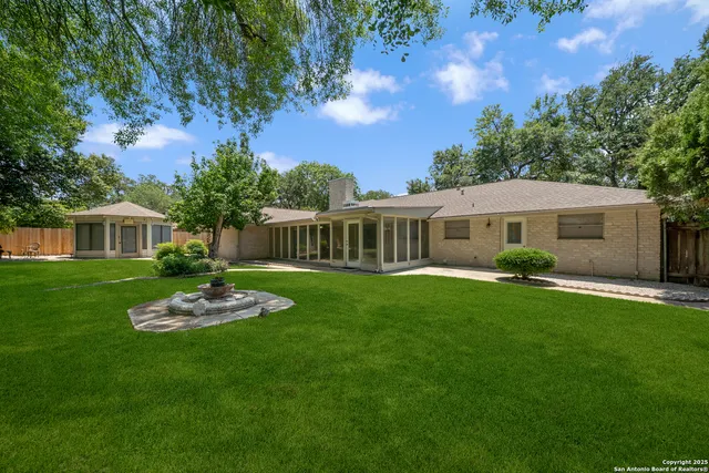 $2,195 | 425 Crestwind Drive, Windcrest, TX 78239