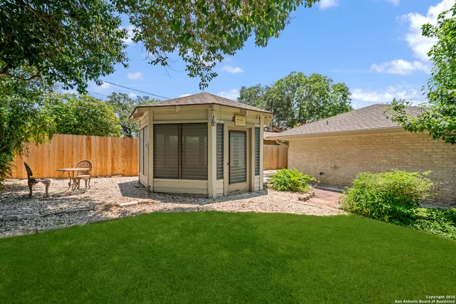 $2,195 | 425 Crestwind Drive, Windcrest, TX 78239