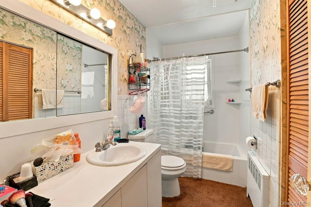 16 Radnor Road Plainview, NY 11803 - Photo 12 of 17 Gallery Image 12