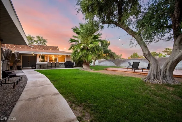 $820,000 | 5710 Madre Mesa Drive, Las Vegas, NV 89108