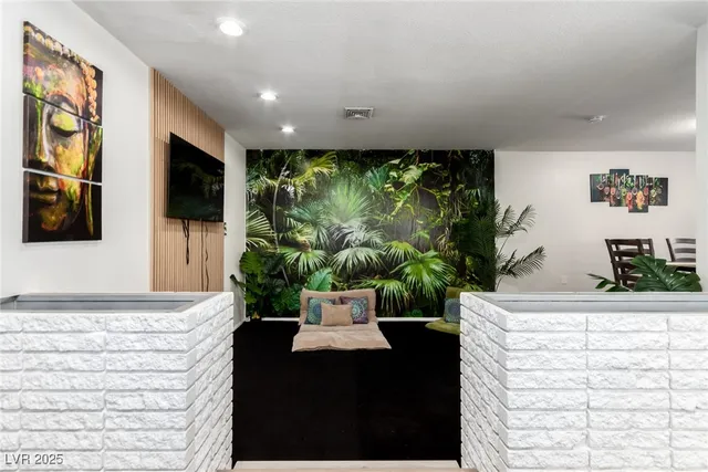 $820,000 | 5710 Madre Mesa Drive, Las Vegas, NV 89108