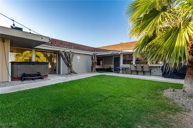 $820,000 | 5710 Madre Mesa Drive, Las Vegas, NV 89108