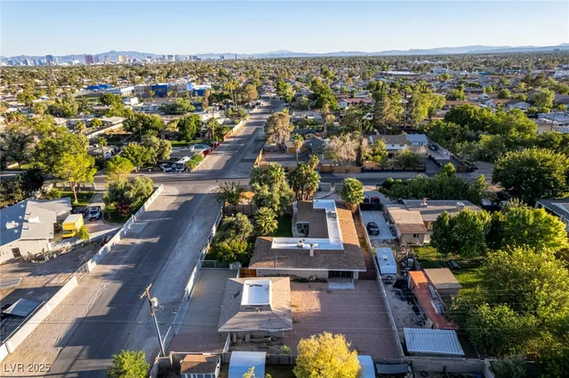 $820,000 | 5710 Madre Mesa Drive, Las Vegas, NV 89108