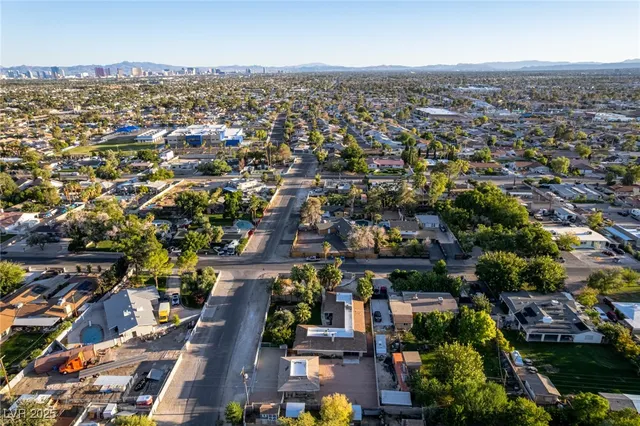 $820,000 | 5710 Madre Mesa Drive, Las Vegas, NV 89108