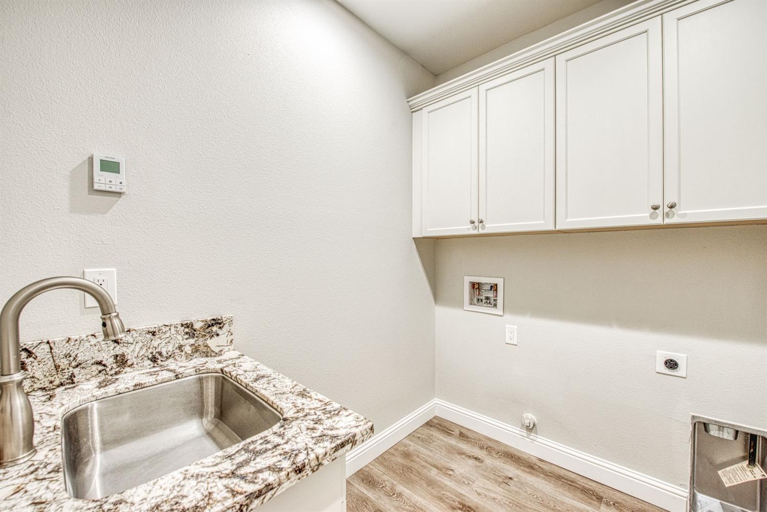 603 Alpine Way Madera, CA 93636 - Photo 16 of 38 Gallery Image 16