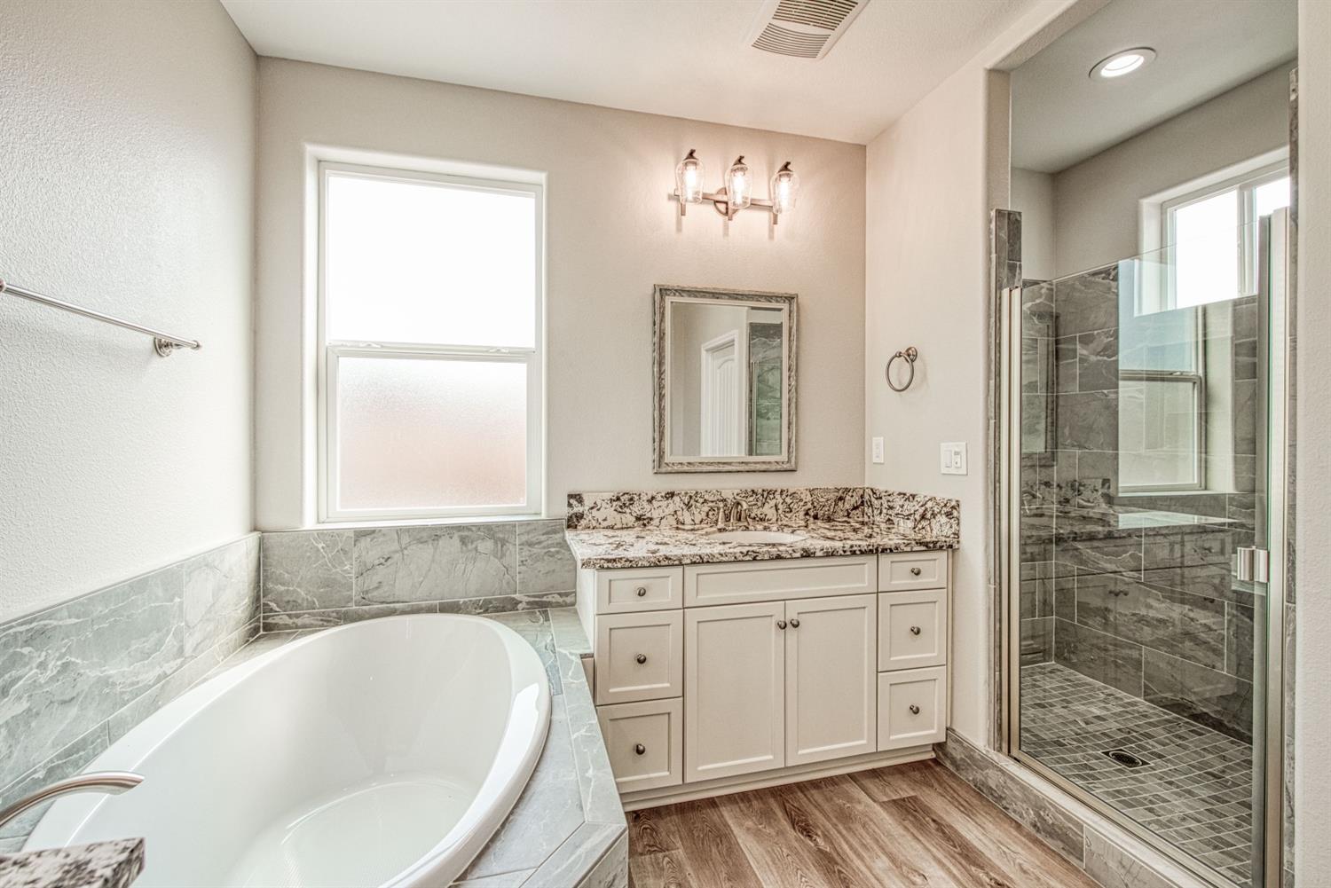 603 Alpine Way Madera, CA 93636 - Photo 3 of 38 Gallery Image 3