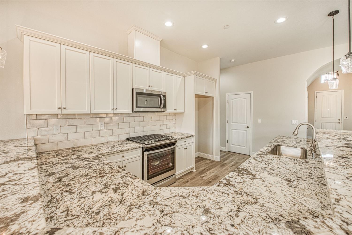 603 Alpine Way Madera, CA 93636 - Photo 34 of 38 Gallery Image 34