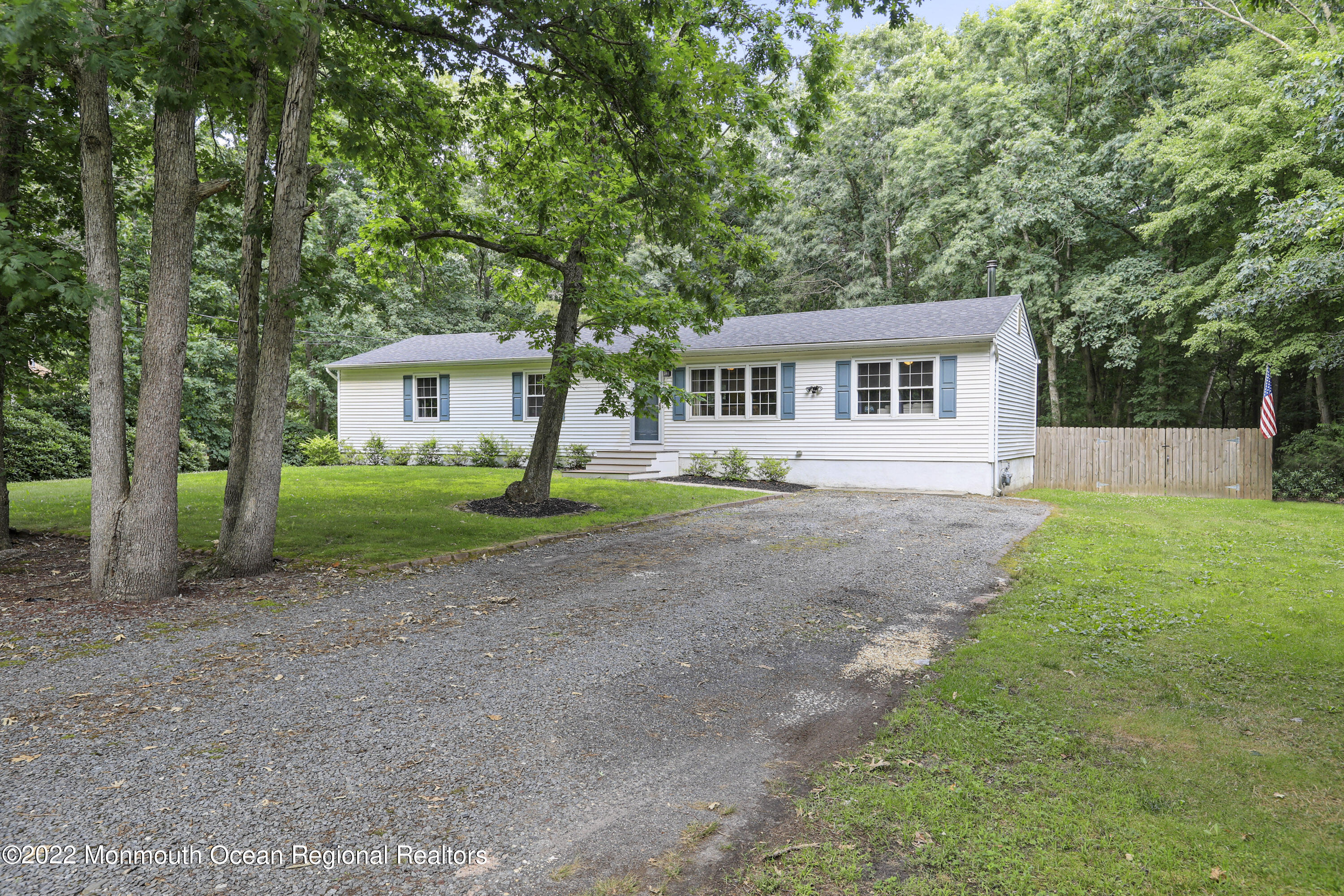463 Cedar Swamp Road Jackson, NJ 08527 - Photo 5 of 40 5W5A3894