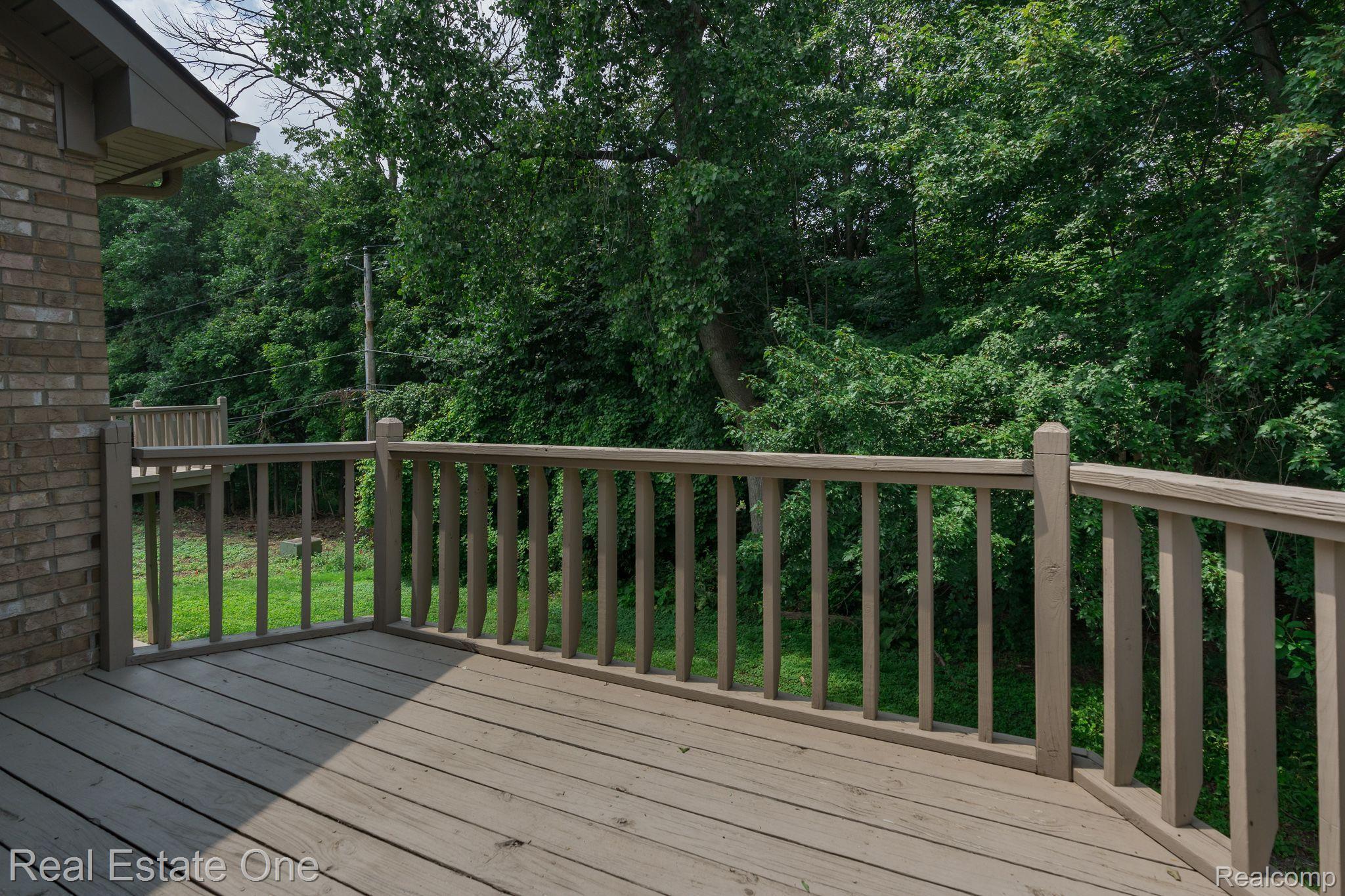289 Rose Brier Drive Rochester, MI 48309 - Photo 10 of 42 Gallery Image 10