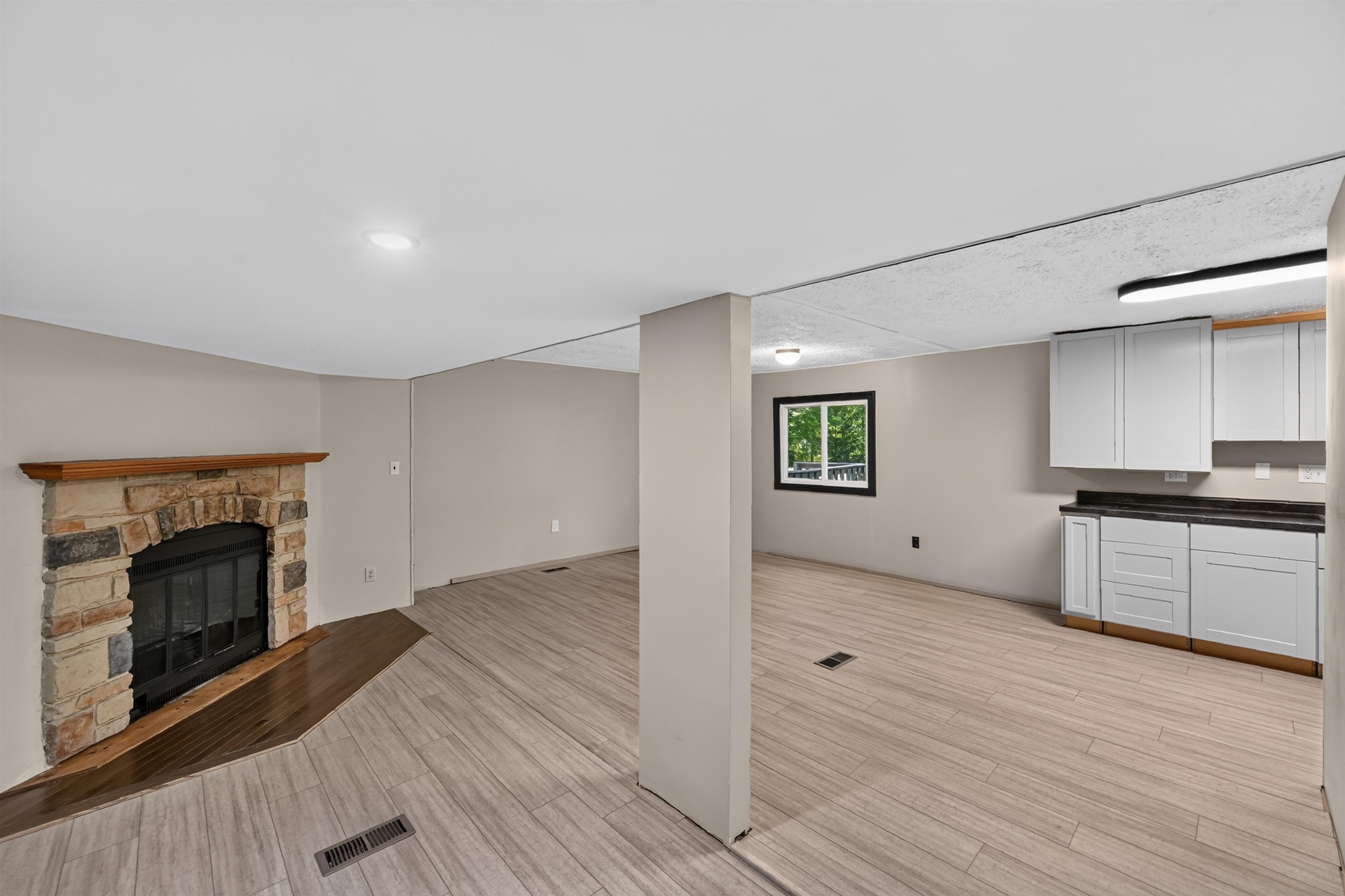 249 East Bradford Road Midland, MI 48640 - Photo 17 of 66