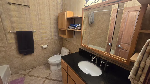 $1,295 | 906 South 5th Street, Unit 202, Milwaukee, WI 53204