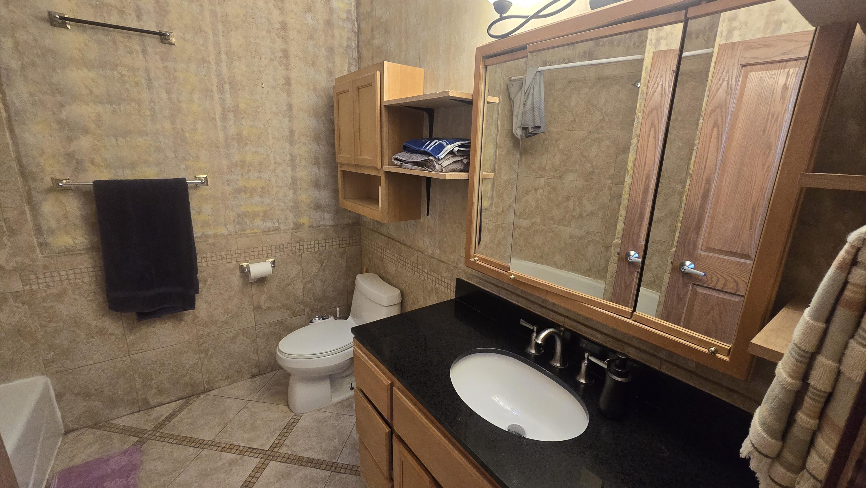 906 South 5th Street, Unit 202 Milwaukee, WI 53204 - Photo 6 of 10 Full Bath