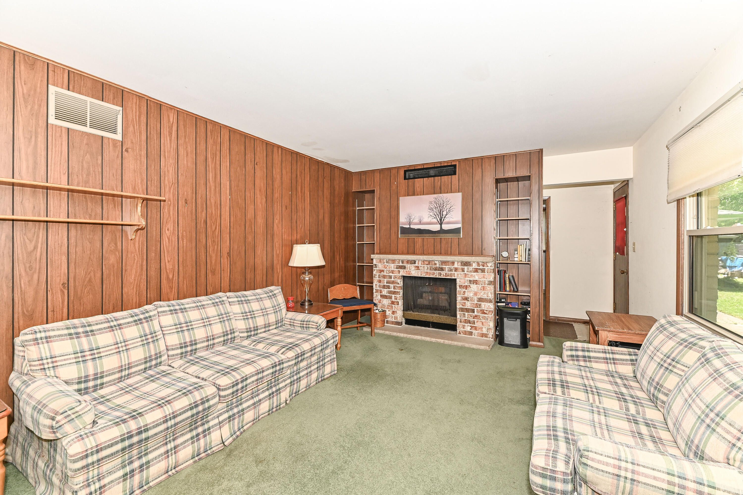 146 Perry Avenue Racine, WI 53406 - Photo 16 of 36 perry-19
