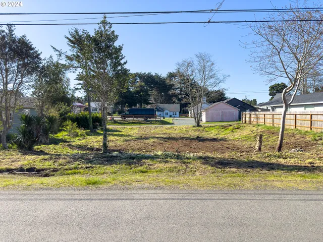 $159,500 | 1st Street Southeast, Unit 7800 01, Bandon, OR 97411