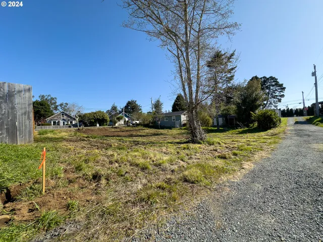 $159,500 | 1st Street Southeast, Unit 7800 01, Bandon, OR 97411