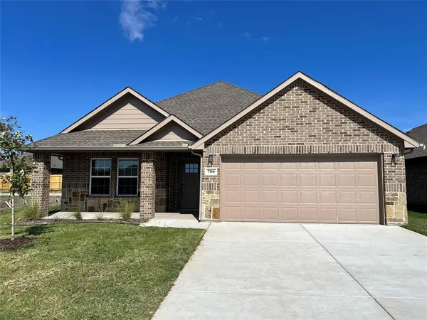 $1,895 | 706 Greyson Lane, Greenville, TX 75402