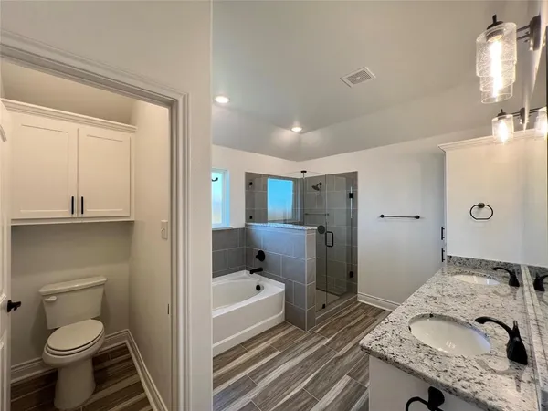$1,895 | 706 Greyson Lane, Greenville, TX 75402