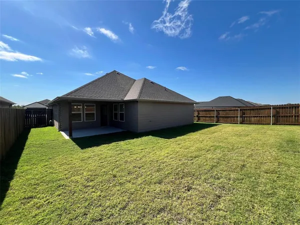 $1,895 | 706 Greyson Lane, Greenville, TX 75402