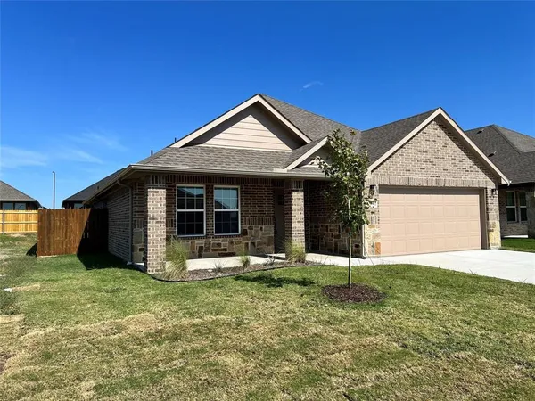 $1,895 | 706 Greyson Lane, Greenville, TX 75402