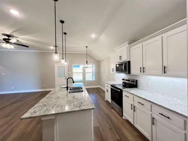$1,895 | 706 Greyson Lane, Greenville, TX 75402