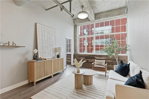 $270,000 | 321 West 7th Street, Unit 402, Kansas City, MO 64105