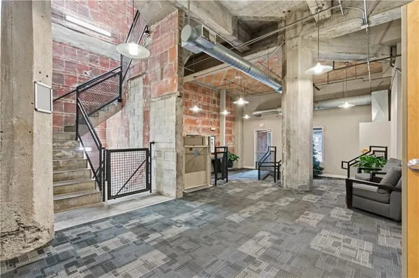 $270,000 | 321 West 7th Street, Unit 402, Kansas City, MO 64105