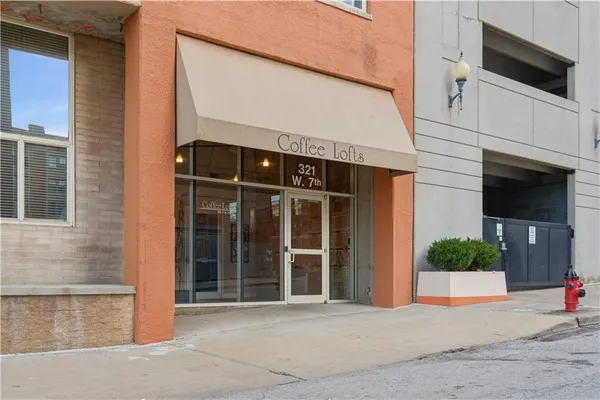 $270,000 | 321 West 7th Street, Unit 402, Kansas City, MO 64105