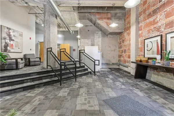 $270,000 | 321 West 7th Street, Unit 402, Kansas City, MO 64105