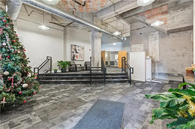 $275,000 | 321 West 7th Street, Unit 402, Kansas City, MO 64105