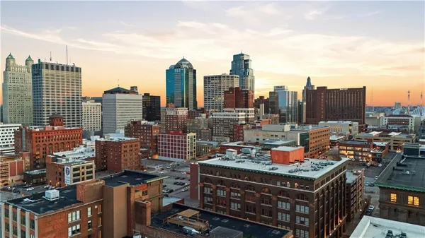 $270,000 | 321 West 7th Street, Unit 402, Kansas City, MO 64105